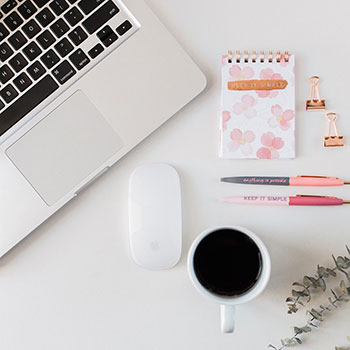 男子火车上猥亵女性被当场抓获，网友怒斥：必须严惩！