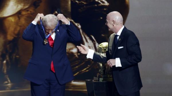 国际足联主席因提名特朗普获和平奖遭道德投诉,舆论哗然!