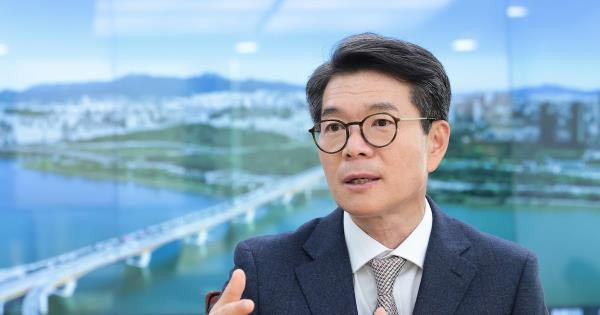 “温和版李在明”郑元旭宣布角逐首尔市长