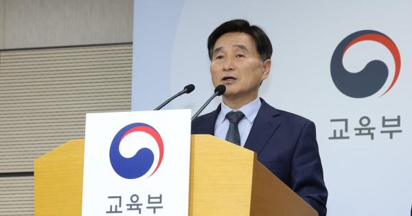 CSAT英语主管因一年级历史最低通过率引咎辞职